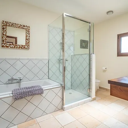 Villa Pangur-ban By Aura Collection